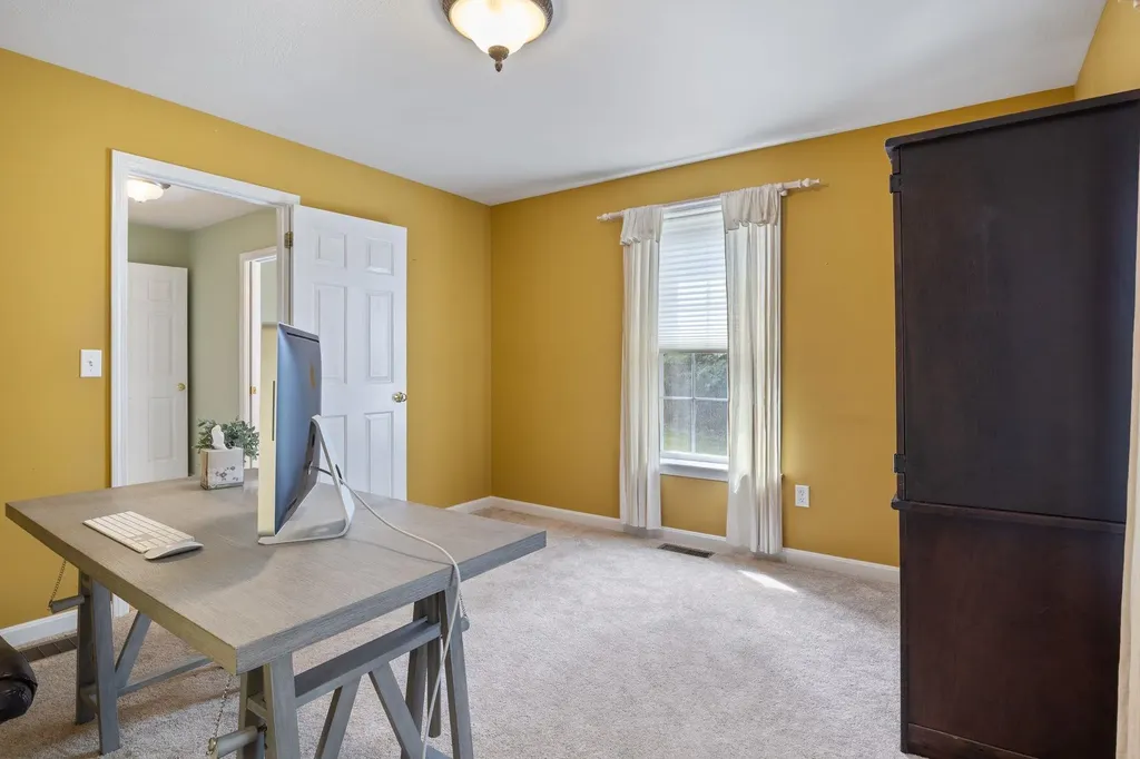 30 Windsor Drive Auburn NH 03032