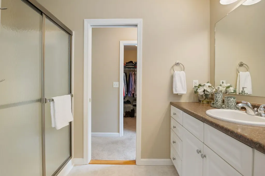 30 Windsor Drive Auburn NH 03032