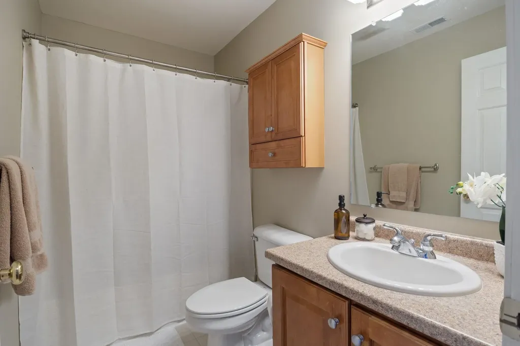 30 Windsor Drive Auburn NH 03032