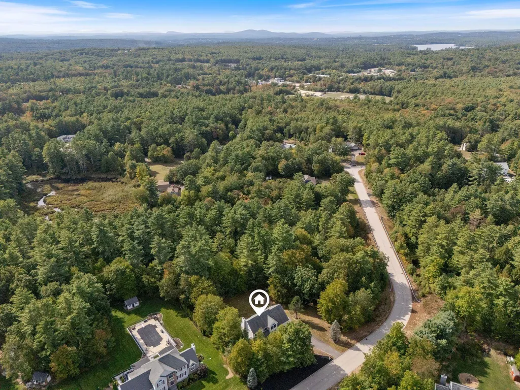 30 Windsor Drive Auburn NH 03032