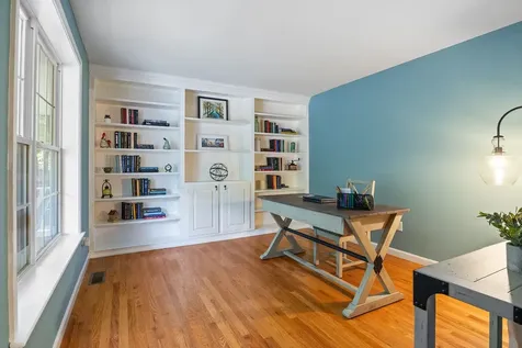 30 Windsor Drive Auburn NH 03032