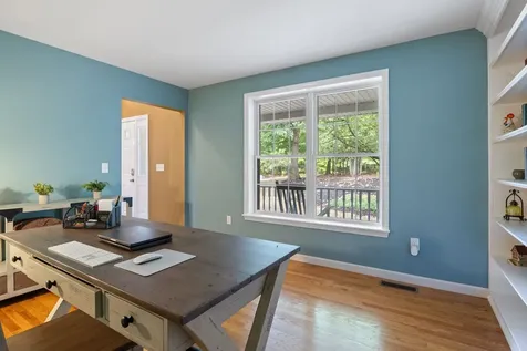 30 Windsor Drive Auburn NH 03032