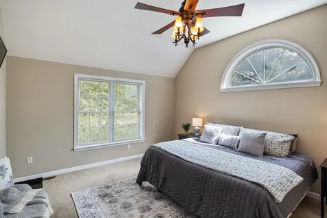 30 Windsor Drive Auburn NH 03032