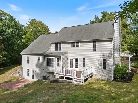 30 Windsor Drive Auburn NH 03032