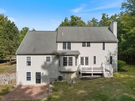 30 Windsor Drive Auburn NH 03032