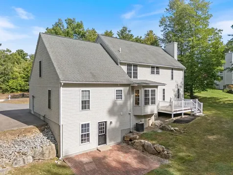 30 Windsor Drive Auburn NH 03032