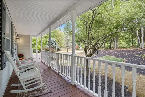 30 Windsor Drive Auburn NH 03032