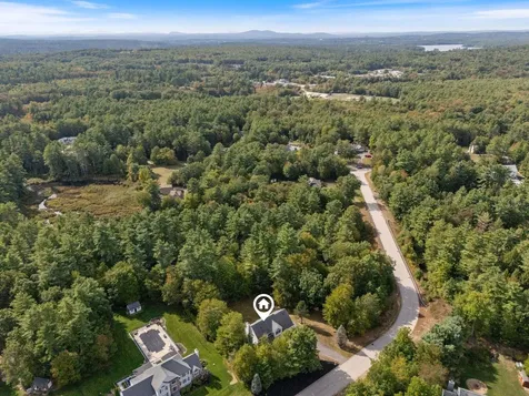30 Windsor Drive Auburn NH 03032