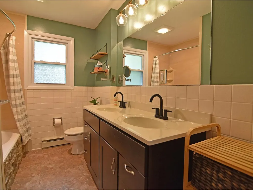 916 Williams Road Colchester VT 05446