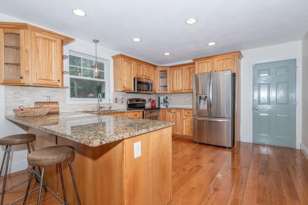 21 Greystone Road Kingston NH 03842