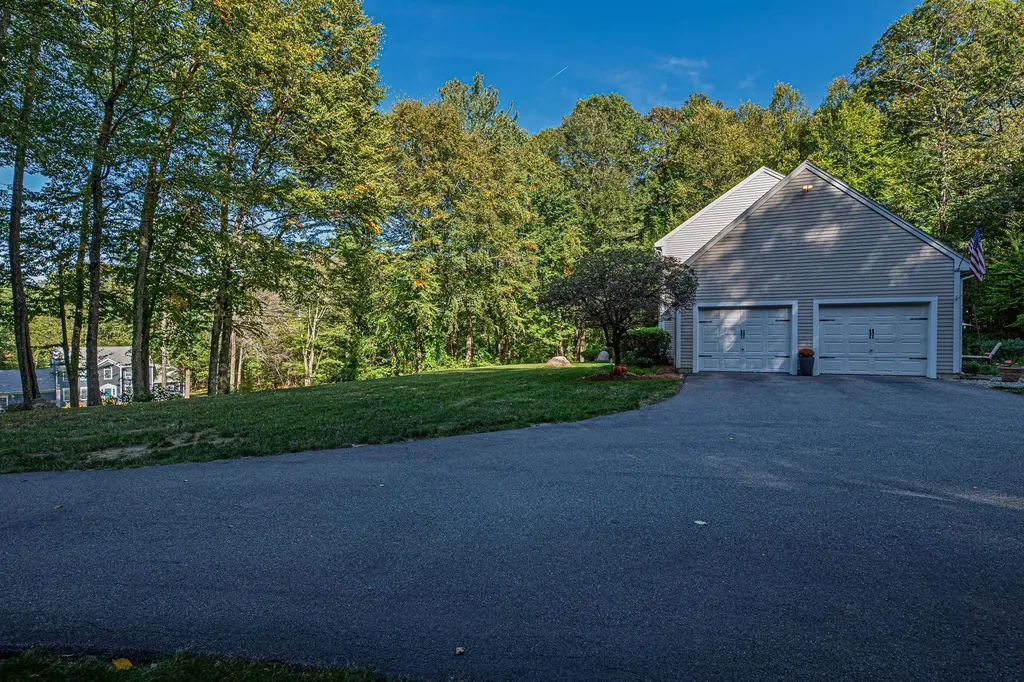 21 Greystone Road Kingston NH 03842