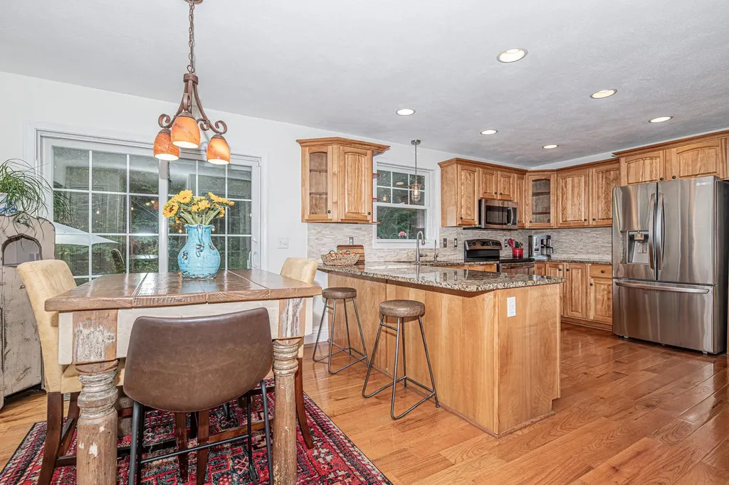 21 Greystone Road Kingston NH 03842