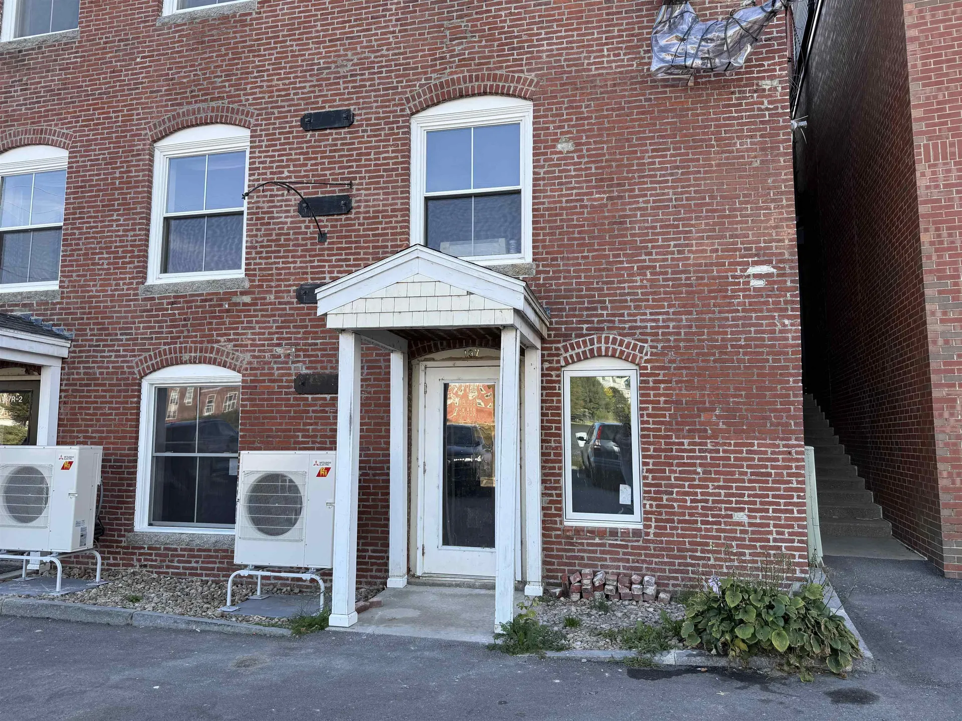 Exeter NH, 137R Water Street