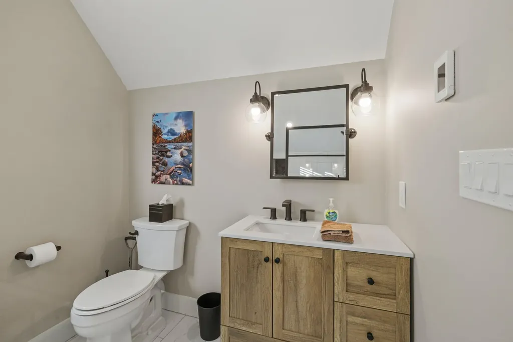 16 Bay Ridge Drive Meredith NH 03253-5743