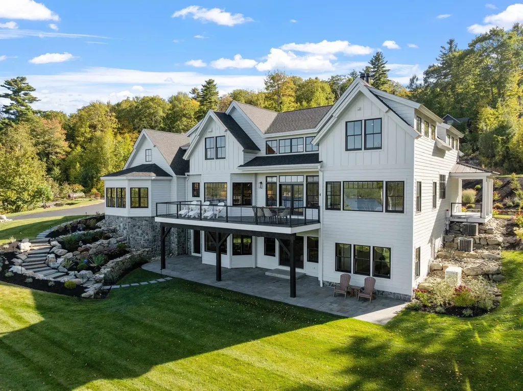 16 Bay Ridge Drive Meredith NH 03253-5743