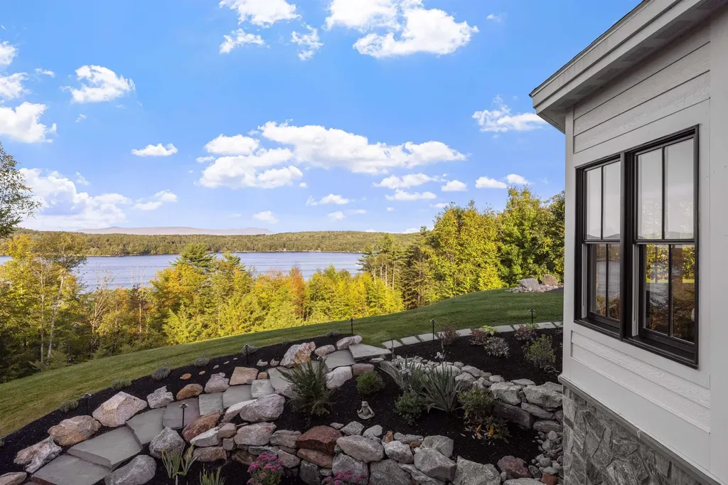 16 Bay Ridge Drive Meredith NH 03253-5743
