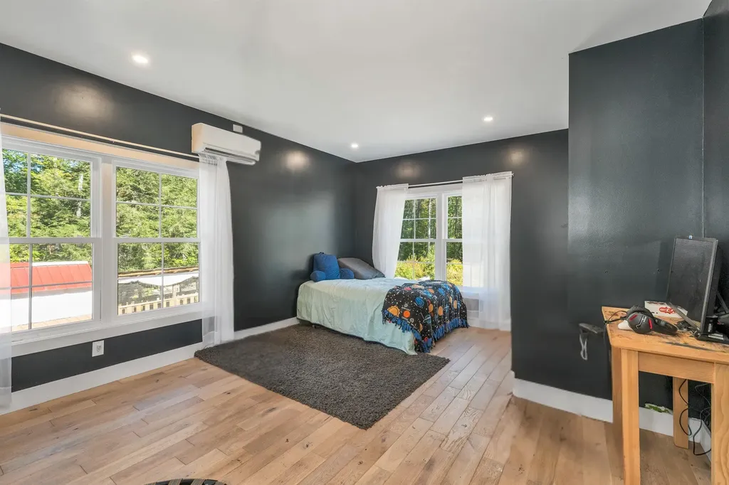 55 Bickford Road Wolfeboro NH 03894