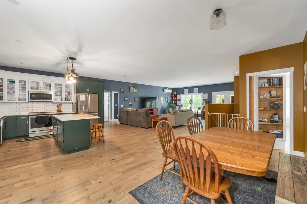 55 Bickford Road Wolfeboro NH 03894