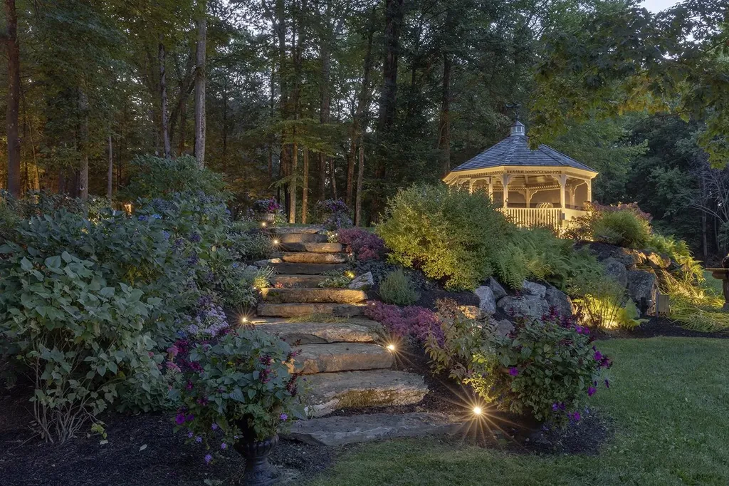 37 Pine Road North Hampton NH 03862