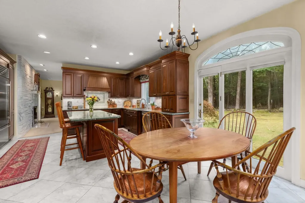 37 Pine Road North Hampton NH 03862