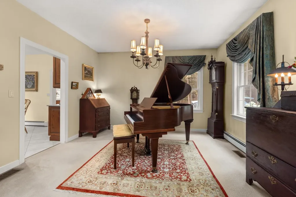 37 Pine Road North Hampton NH 03862