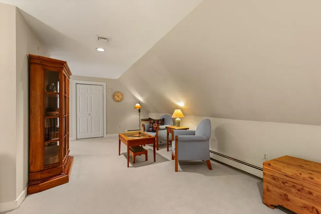 37 Pine Road North Hampton NH 03862