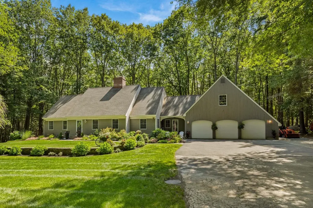 37 Pine Road North Hampton NH 03862