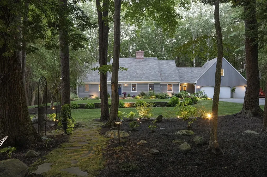 37 Pine Road North Hampton NH 03862