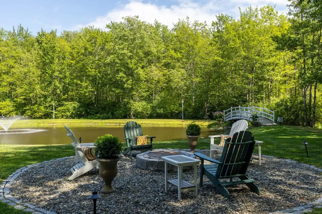 37 Pine Road North Hampton NH 03862