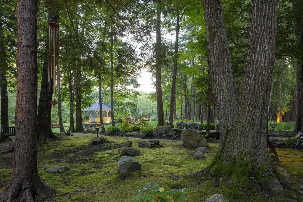 37 Pine Road North Hampton NH 03862