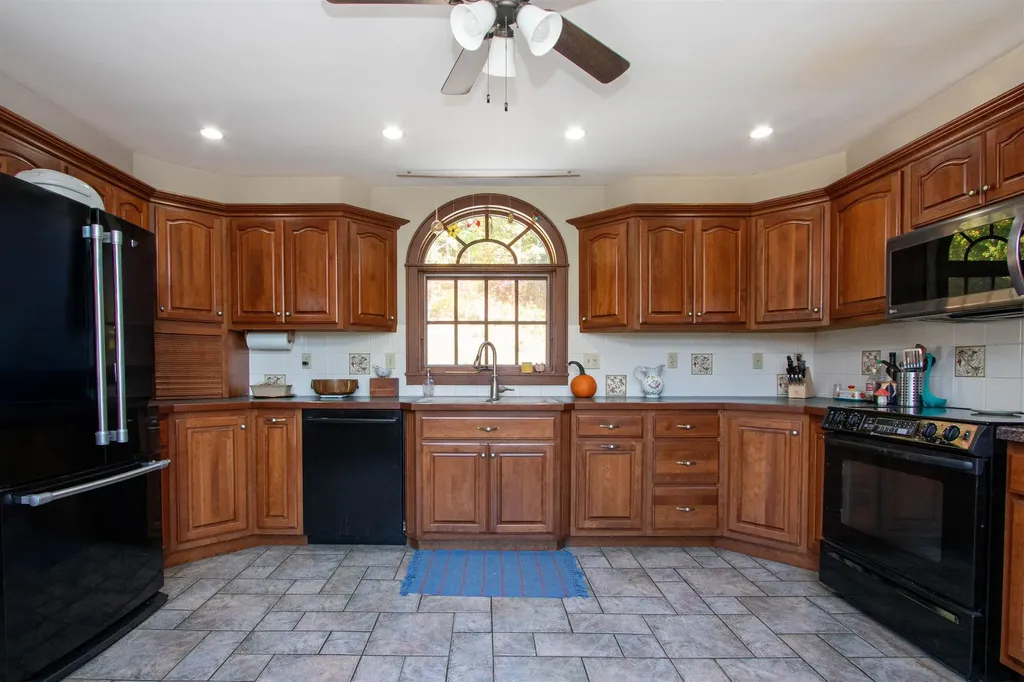 41 Stone Road Ryegate VT 05042