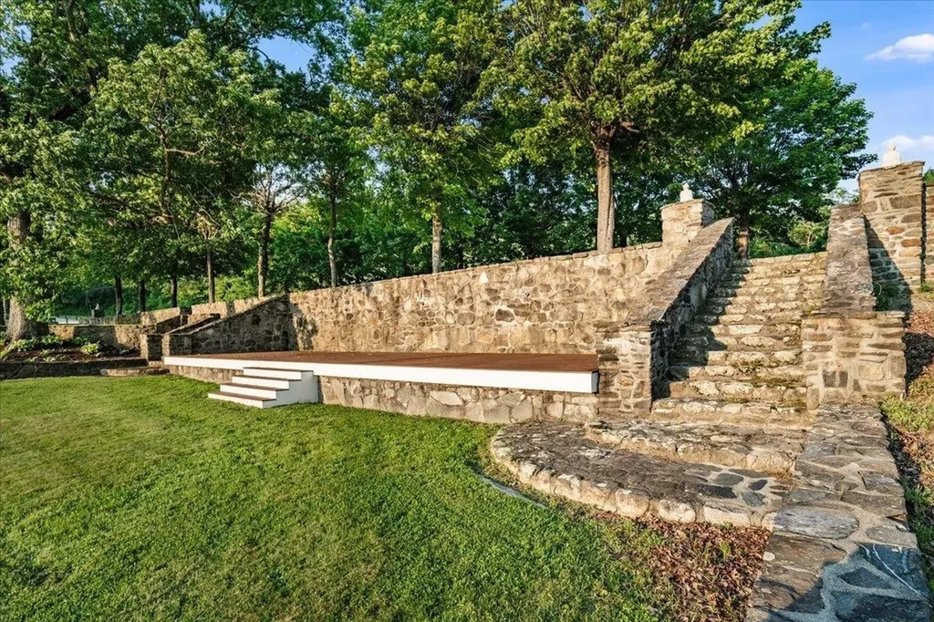 398 Scofield Mountain Road Winchester NH 03470