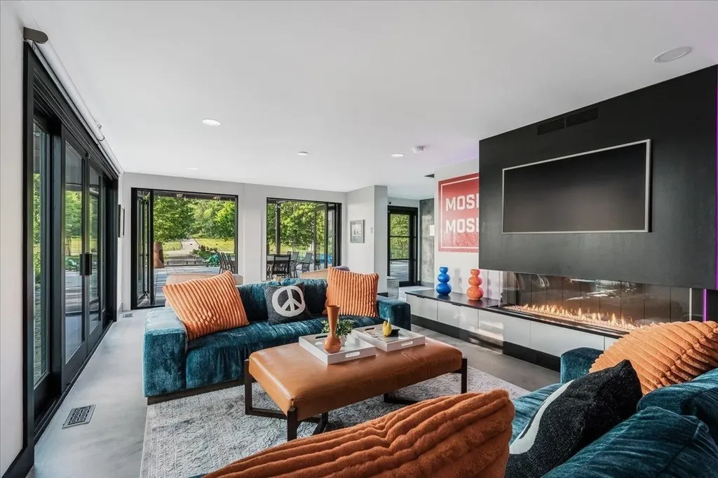 398 Scofield Mountain Road Winchester NH 03470