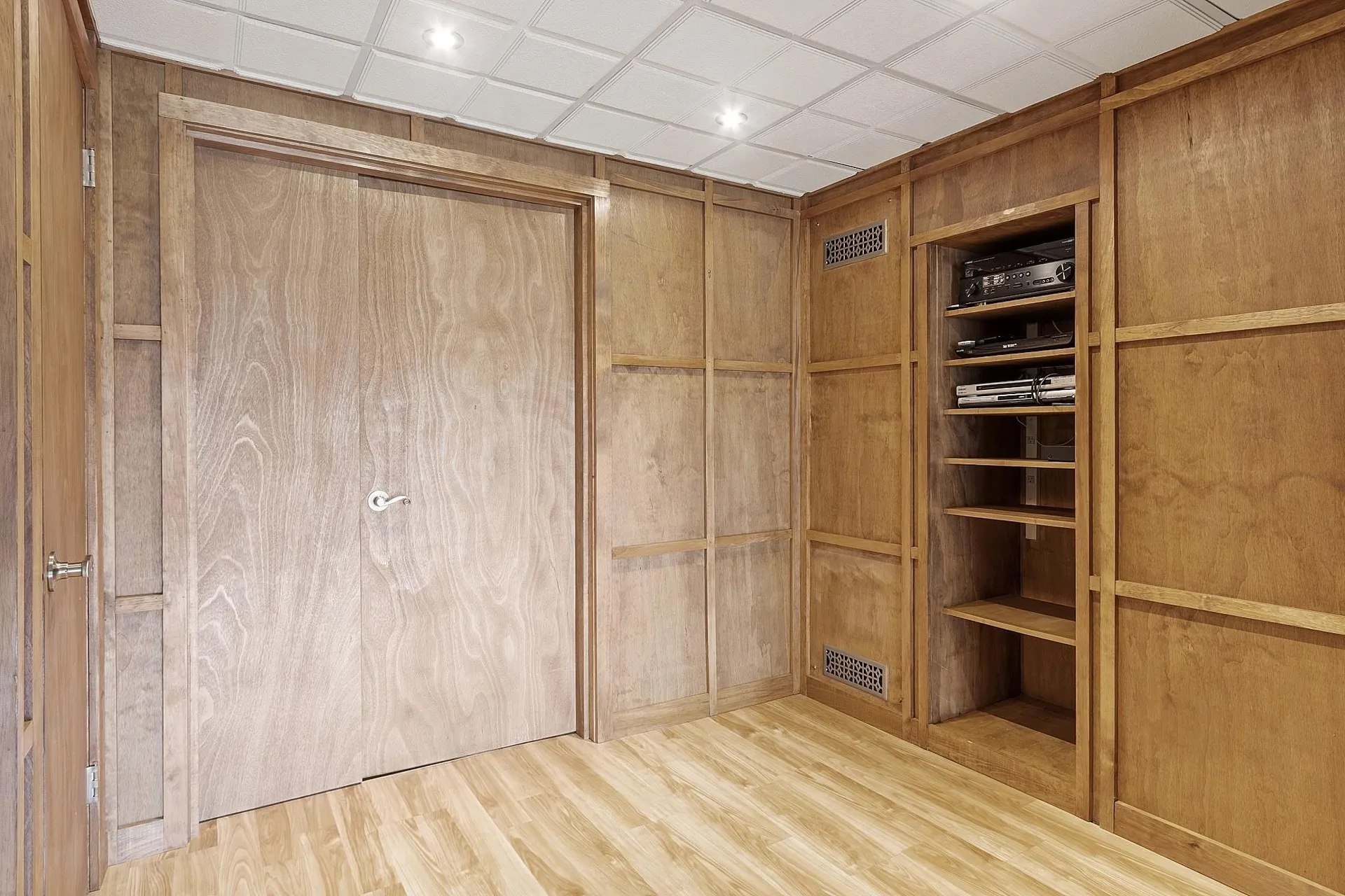 12 Spring Cove Road Nashua NH 03062