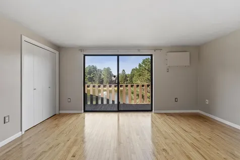 12 Spring Cove Road Nashua NH 03062