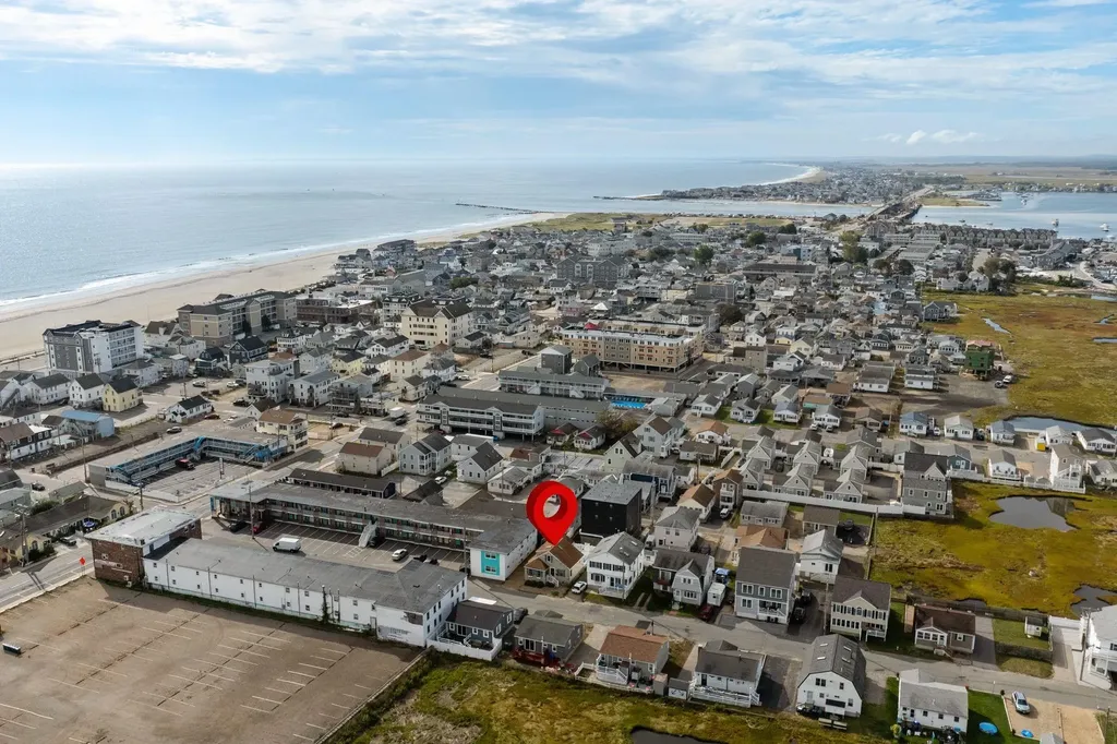 27 Hobson Avenue Hampton NH 03842