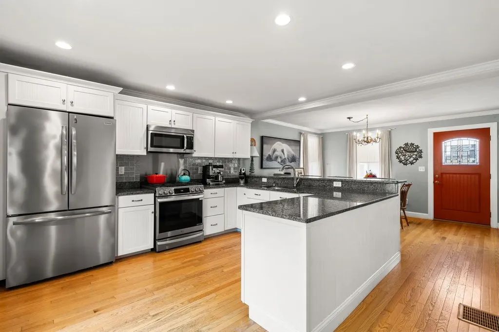 27 Hobson Avenue Hampton NH 03842