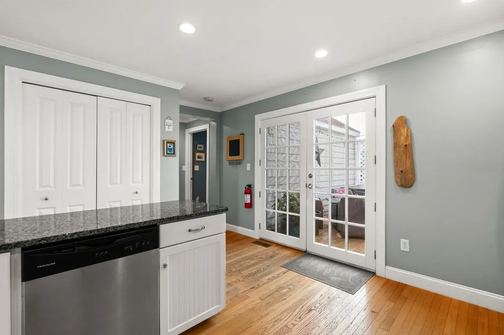 27 Hobson Avenue Hampton NH 03842