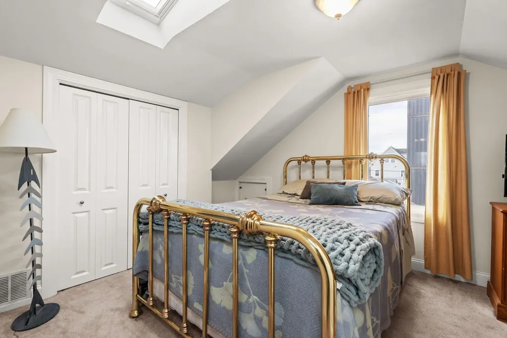 27 Hobson Avenue Hampton NH 03842