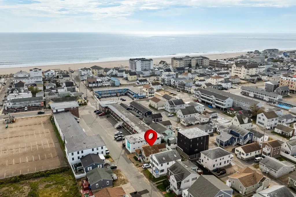 27 Hobson Avenue Hampton NH 03842