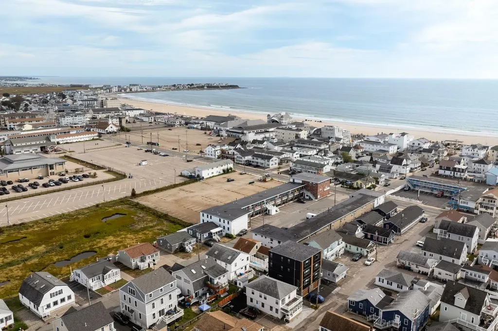 27 Hobson Avenue Hampton NH 03842