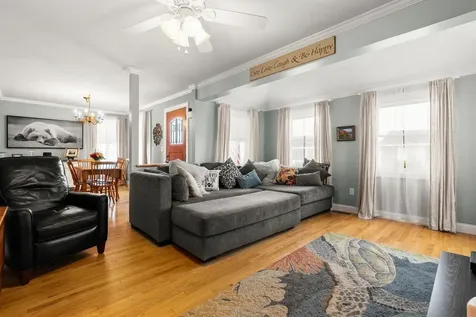 27 Hobson Avenue Hampton NH 03842