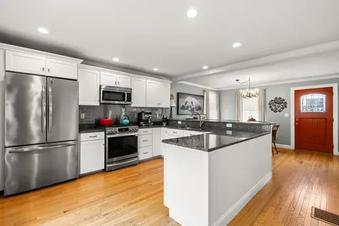 27 Hobson Avenue Hampton NH 03842