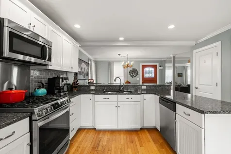 27 Hobson Avenue Hampton NH 03842