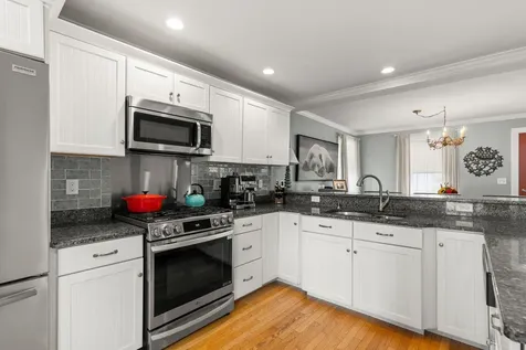 27 Hobson Avenue Hampton NH 03842