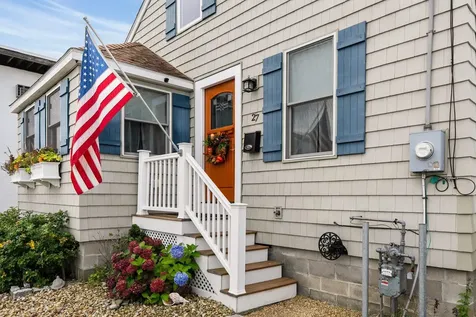 27 Hobson Avenue Hampton NH 03842