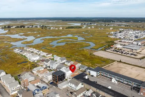 27 Hobson Avenue Hampton NH 03842