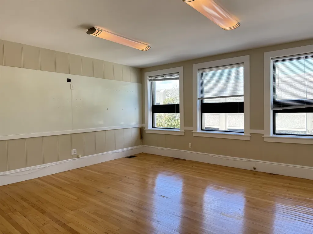 83 Amherst Street Manchester NH 03101