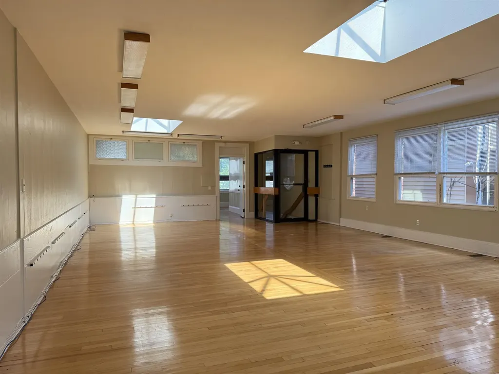 83 Amherst Street Manchester NH 03101