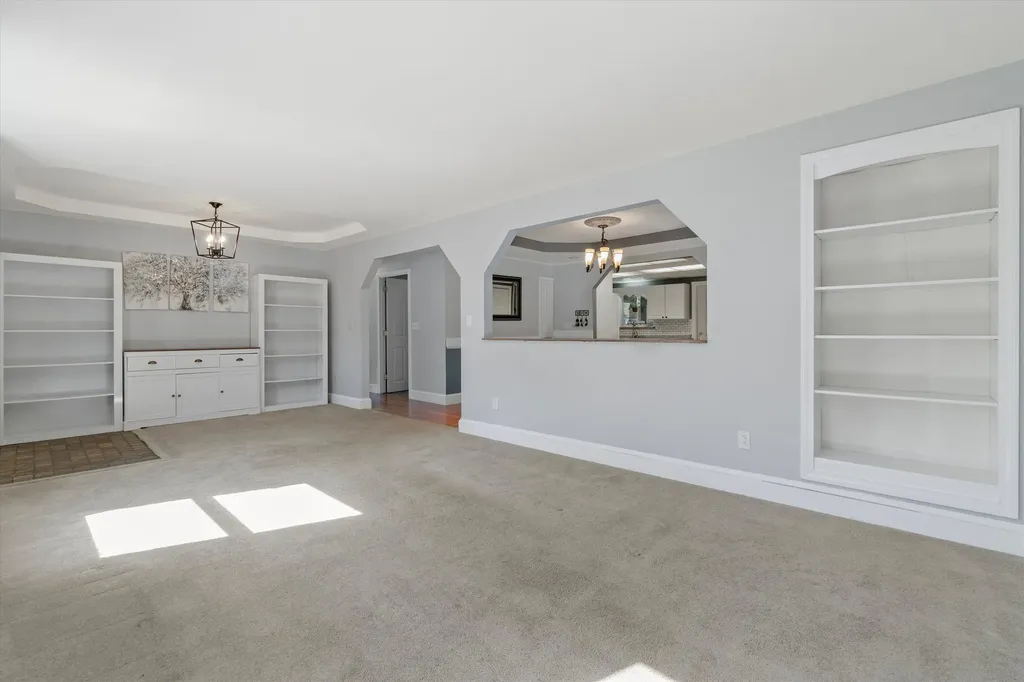 4 Nelson Street Nashua NH 03063